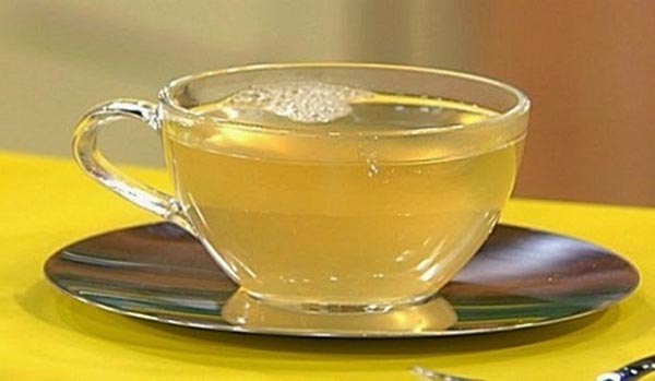 Mật ong vào nước ấm